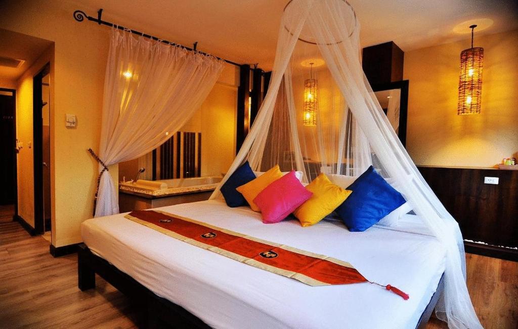Phuket Heritage Hotel Karon Eksteriør bilde